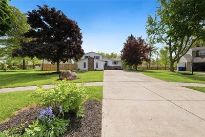 /international/us/5565-pin-oak-circle-sheffield-village-oh-110107996679/