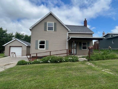 /international/us/707-e-high-street-toledo-ia-110101055950/