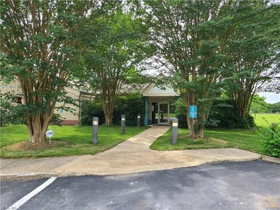 /international/us/2451-lake-cohoon-road-suffolk-va-110110349422/