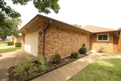 /international/us/1714-red-bud-lane-euless-tx-110108492579/