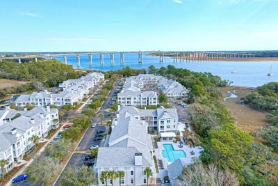 /international/us/130-river-landing-drive-daniel-island-sc-110106024688/