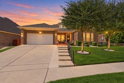 /international/us/381-betony-loop-buda-tx-110120528064/
