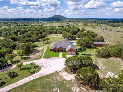 /international/us/97-county-road-410-goldthwaite-tx-110097853711/