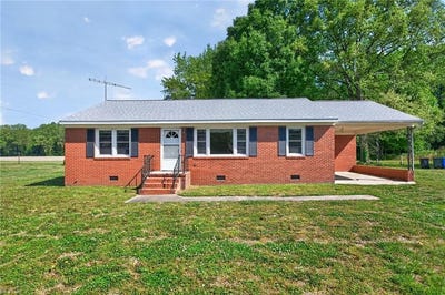 /international/us/204-country-club-road-franklin-va-110107432753/