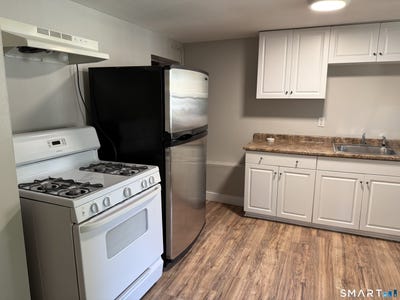 /international/us/37-farnham-avenue-torrington-ct-110107860175/