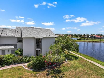 /international/us/609-lively-drive-sun-city-center-fl-110109479204/