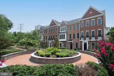 /international/us/276-se-train-whistle-terrace-se-leesburg-va-110110223981/