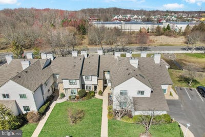 /international/us/26-chatham-court-hightstown-nj-110100093559/
