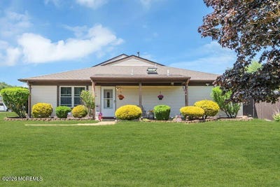 /international/us/286-greenwood-loop-road-brick-nj-110108410362/