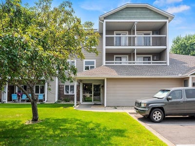 /international/us/7632-157th-street-w-apple-valley-mn-110101450316/