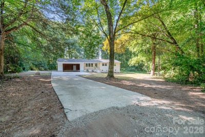 /international/us/2177-thornwell-road-lancaster-sc-110119621743/