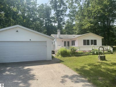 /international/us/3779-w-rose-city-road-west-branch-mi-110101167732/