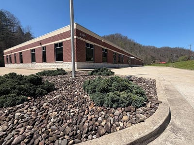 /international/us/4499-appalachian-hwy-rockview-wv-110107279502/