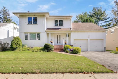 /international/us/17-lafayette-drive-woodmere-ny-110120460422/