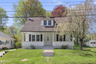 /international/us/34-upton-st-adams-ma-110107860170/