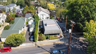 /international/us/5848-se-milwaukie-ave-portland-or-110110375551/