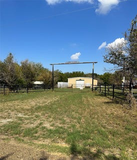/international/us/853-cr-206-bremond-tx-110108611164/