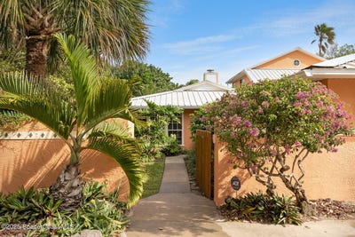 /international/us/411-oak-street-melbourne-beach-fl-110099207573/