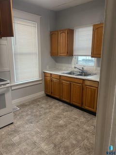 /international/us/605-s-spring-ave-sioux-falls-sd-110120027606/
