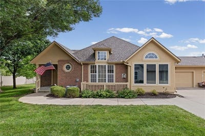 /international/us/15261-s-symphony-drive-olathe-ks-110119566211/