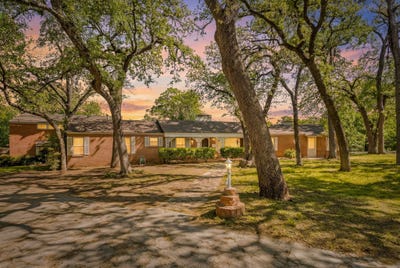 /international/us/1504-smilax-avenue-fort-worth-tx-110106962981/