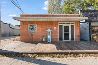 /international/us/112-barnard-street-glen-rose-tx-110103366801/