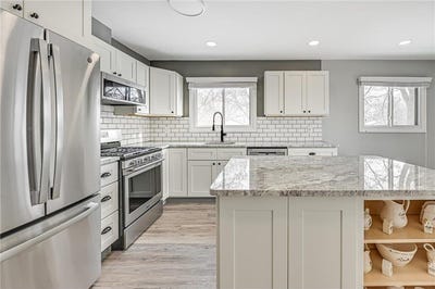 /international/us/110-w-eagle-lake-drive-maple-grove-mn-110101261192/?lang=en