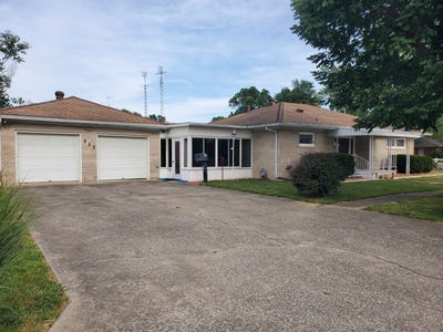 /international/us/517-plum-street-carmi-il-110109063855/