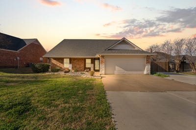/international/us/529-mckittrick-court-godley-tx-110106177026/