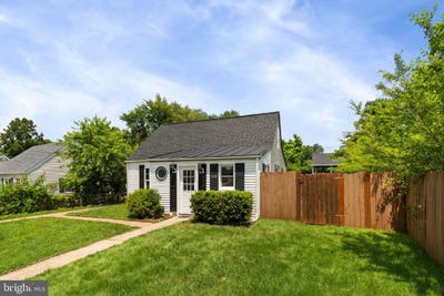 /international/us/132-evans-street-manassas-park-va-110099180949/