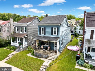 /international/us/28-e-front-street-mohnton-pa-110108537039/