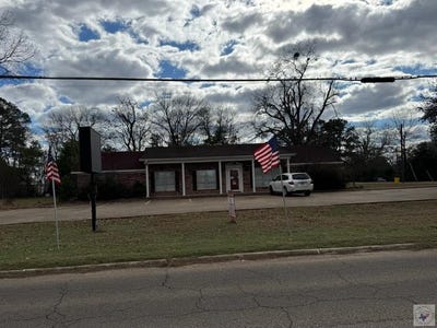 /international/us/702-arkansas-blvd-texarkana-ar-110105191699/