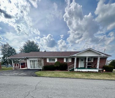/international/us/97-curtis-ave-beckley-wv-110106338145/