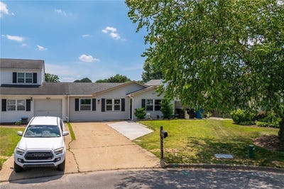 /international/us/933-truro-court-virginia-beach-va-110108965094/