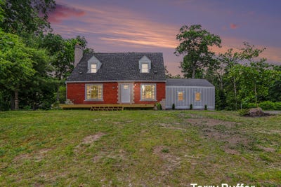 /international/us/4897-williams-street-montague-mi-110108661100/