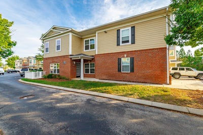 /international/us/4102-regency-court-chattanooga-tn-110107604279/