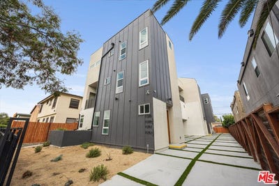 /international/us/11253-hatteras-st-north-hollywood-ca-110108821093/