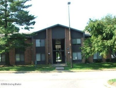 /international/us/7008-wildwood-cir-louisville-ky-110108531620/