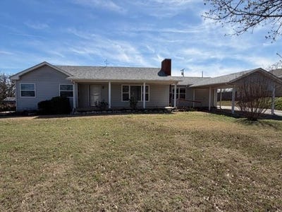 /international/us/1027-e-1st-street-chandler-ok-110106490817/