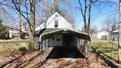 /international/us/909-w-center-st-fairfield-il-110106271750/