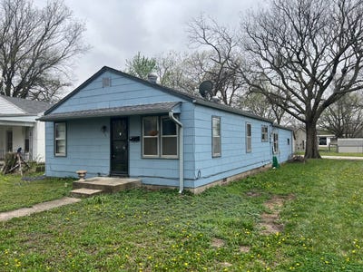 /international/us/206-n-walnut-st-iola-ks-110106978056/