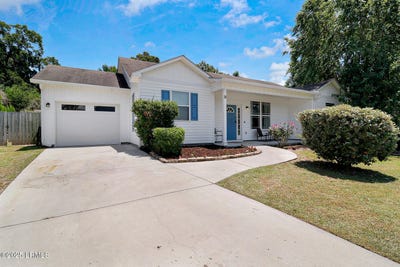 /international/us/21-wintergreen-drive-beaufort-sc-110100519289/