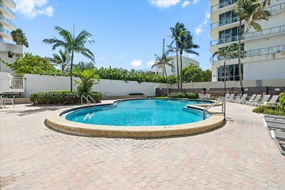 /international/us/4001-s-ocean-dr-hollywood-fl-110119948438/
