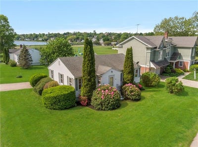 /international/us/175-kay-street-newport-ri-110108335885/