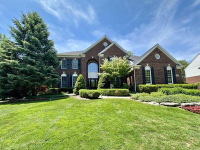 /international/us/26375-glenwood-drive-novi-mi-110108568494/