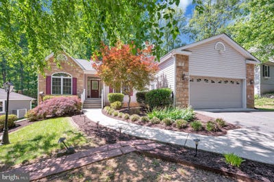 /international/us/209-sand-trap-lane-locust-grove-va-110107856266/