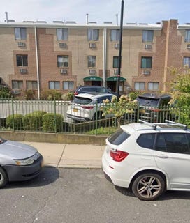 /international/us/25-28-120th-street-flushing-ny-110106310154/
