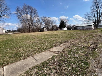 /international/us/1015-n-west-street-carlinville-il-110106338331/