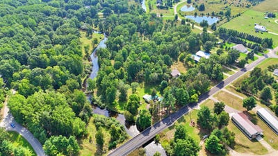 /international/us/9871-7-mile-road-stanwood-mi-110109993763/