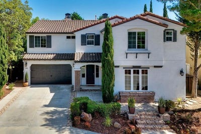 /international/us/955-wild-iris-court-san-marcos-ca-110110296211/